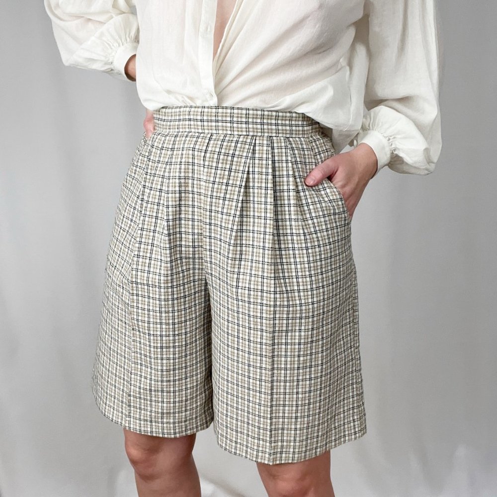Vintage High Rise Plaid Woven Knit Pleated Relaxed Fit Straight Leg Long Shorts - Picture 8 of 8